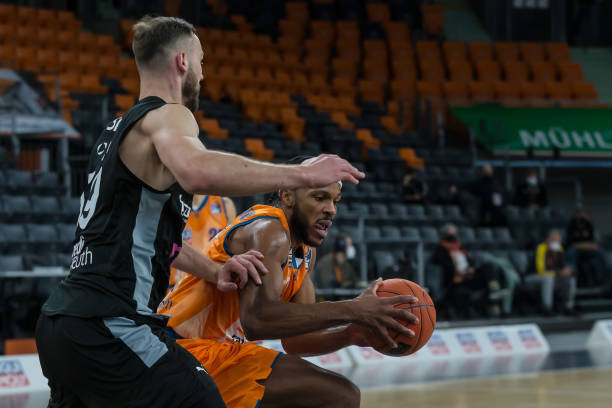 但在面对利 但在面对利