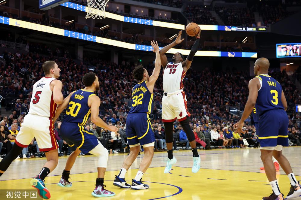 对年轻球员 对年轻球员