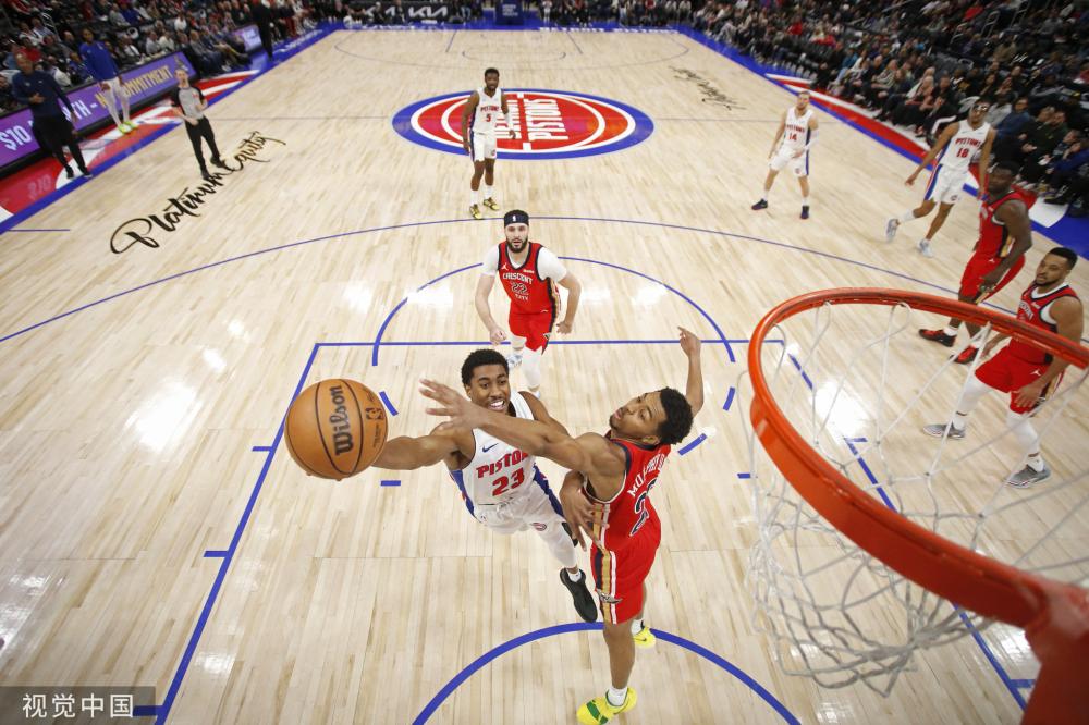 大量观众和 大量观众和