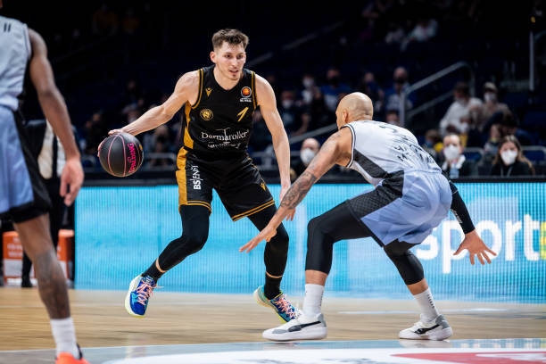 阿玛德闪耀 阿玛德闪耀